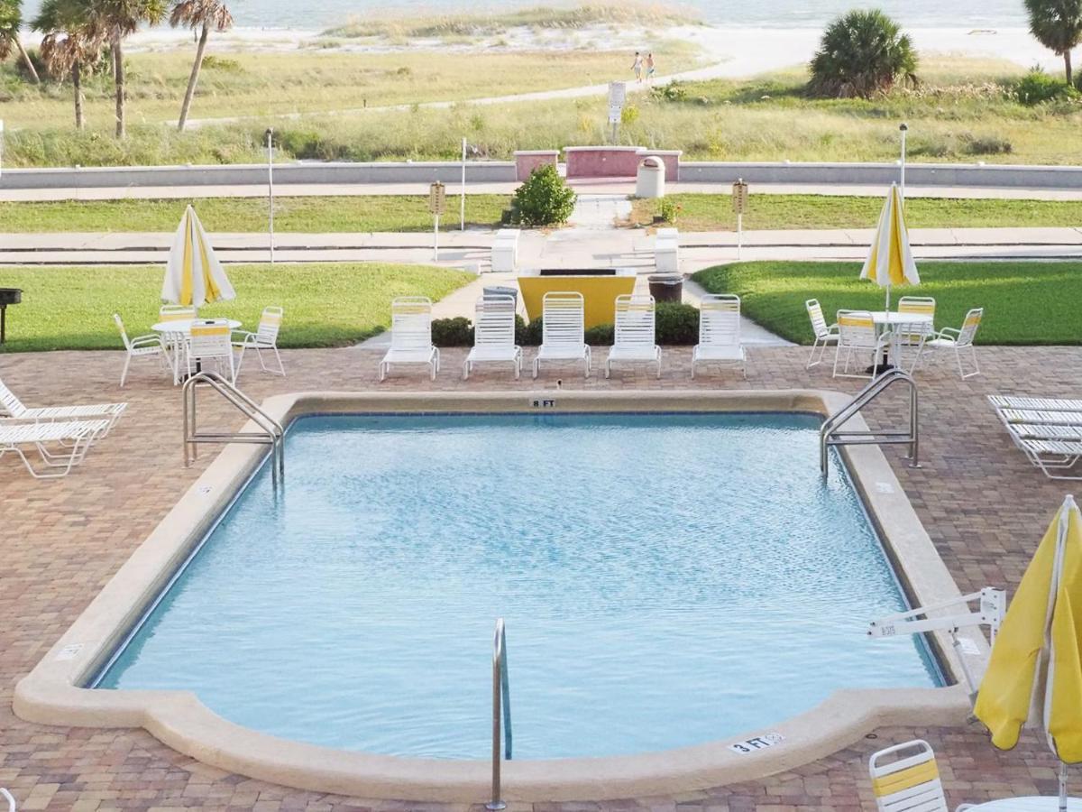 The Sands Of Treasure Island Hotel St. Pete Beach Exterior photo