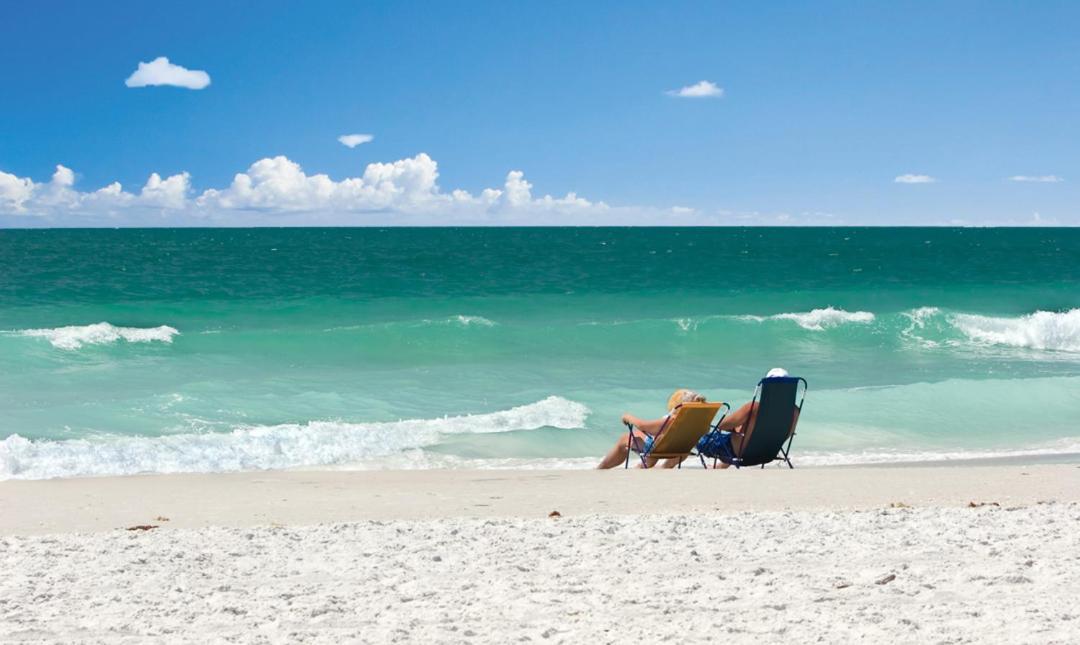 The Sands Of Treasure Island Hotel St. Pete Beach Exterior photo