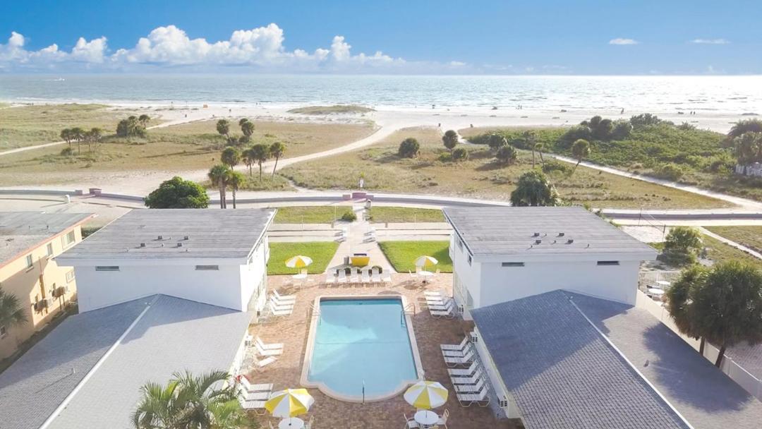 The Sands Of Treasure Island Hotel St. Pete Beach Exterior photo