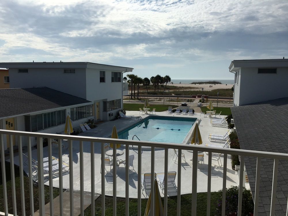 The Sands Of Treasure Island Hotel St. Pete Beach Exterior photo